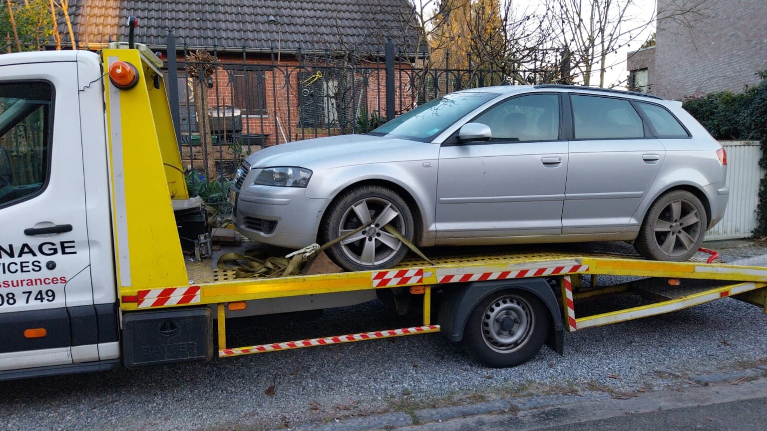 Dépanneuse Hainaut Services en intervention