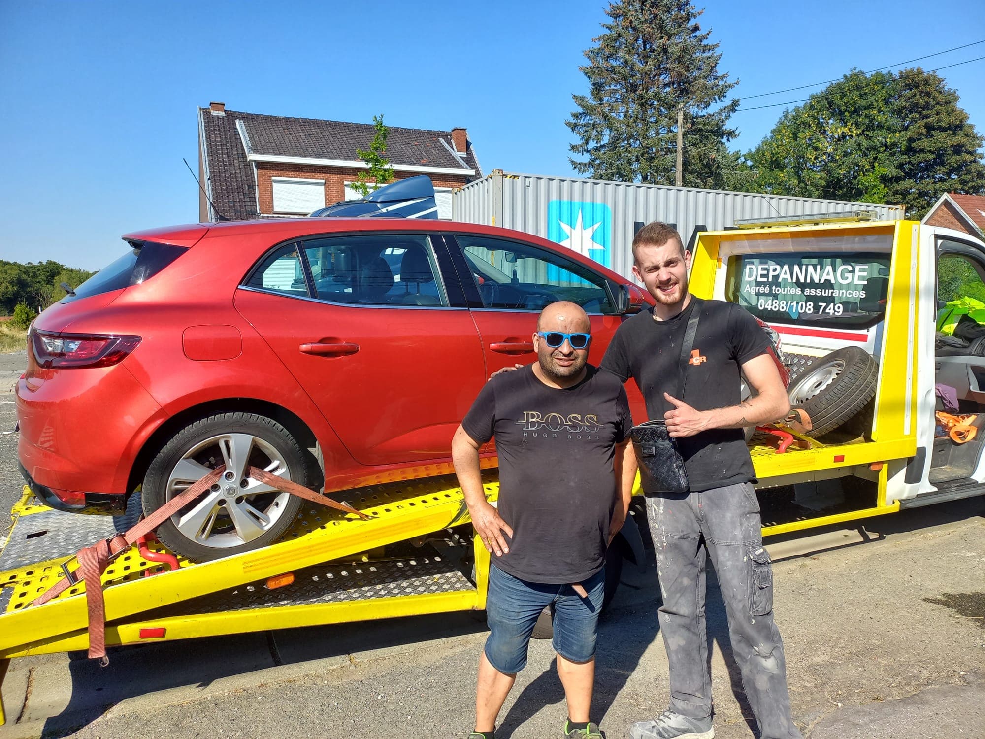 Sukru avec un client satisfait